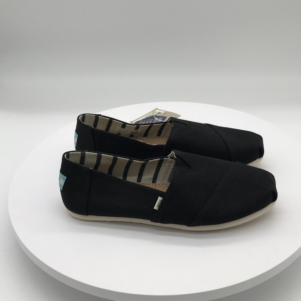 Toms womens slip on shoes size 8 US